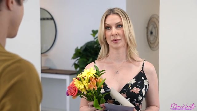 Your Stepmom Is Hot For Me - S4:E6 - Momlover