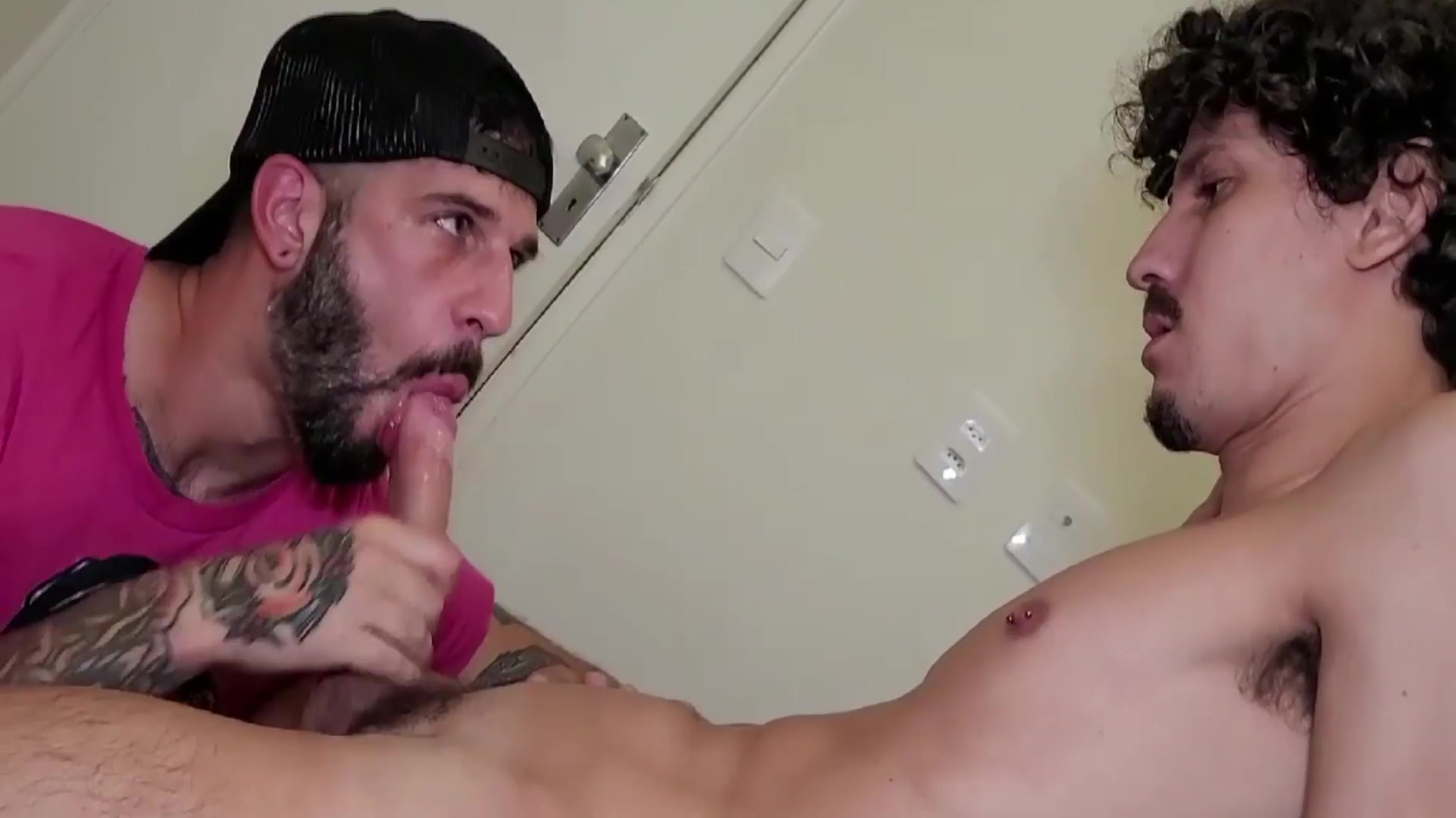 Gabriel Coimbra And Lucas Ferrari - Deixando O Vizinho Me Mamar Ate Gozar N Boca Dele. 10 Min