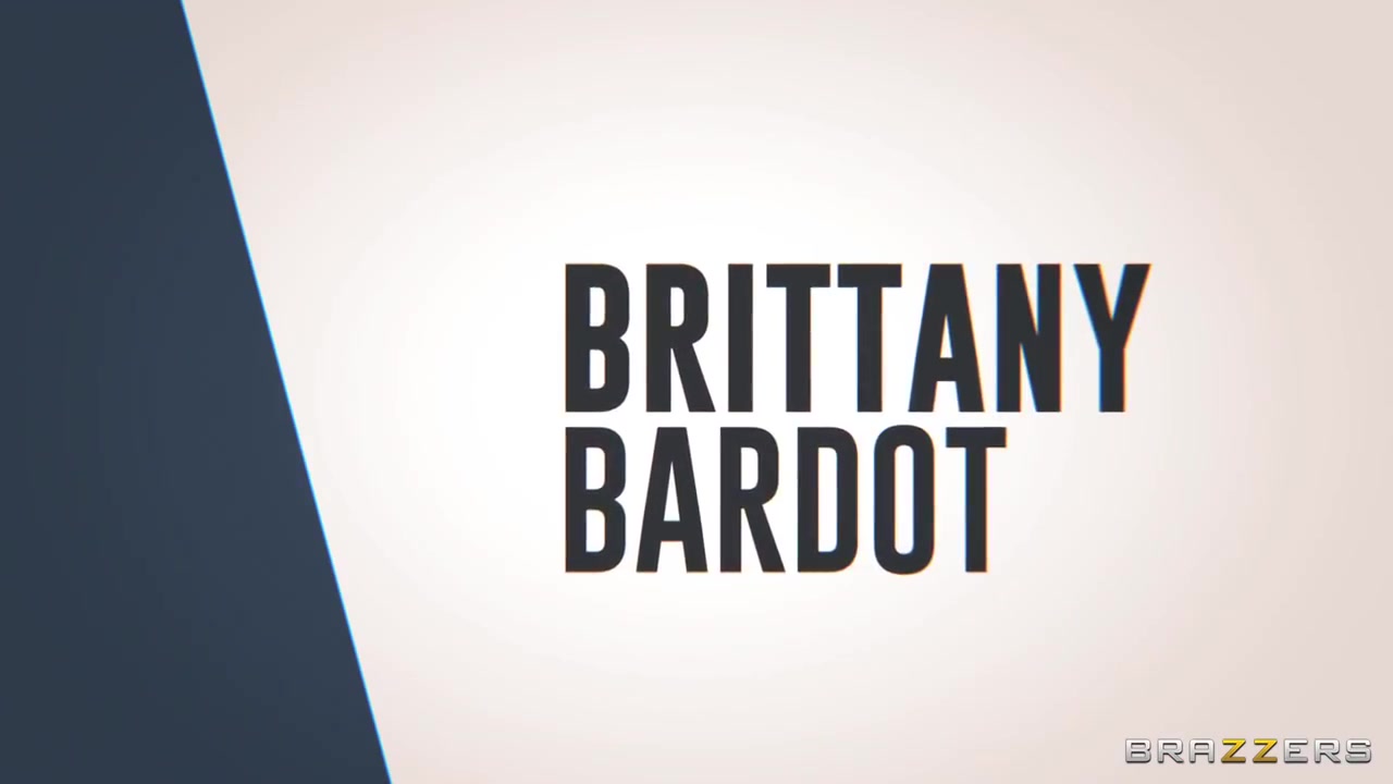 Brittany Bardot - Self-fister Blonde Milf Squirts During Anal!