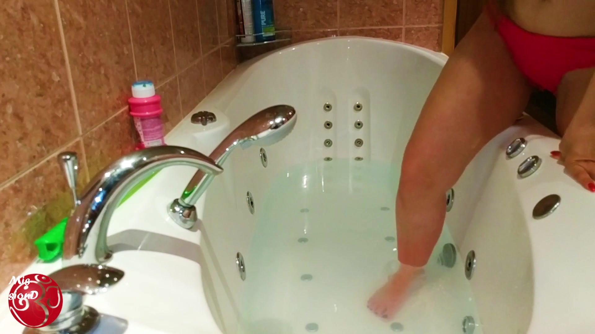 Findom Foot Tease Bathtub - Sex Movies Featuring Findom Goaldigger