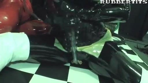 Pussydollz - Lesbian Heavy Rubber!