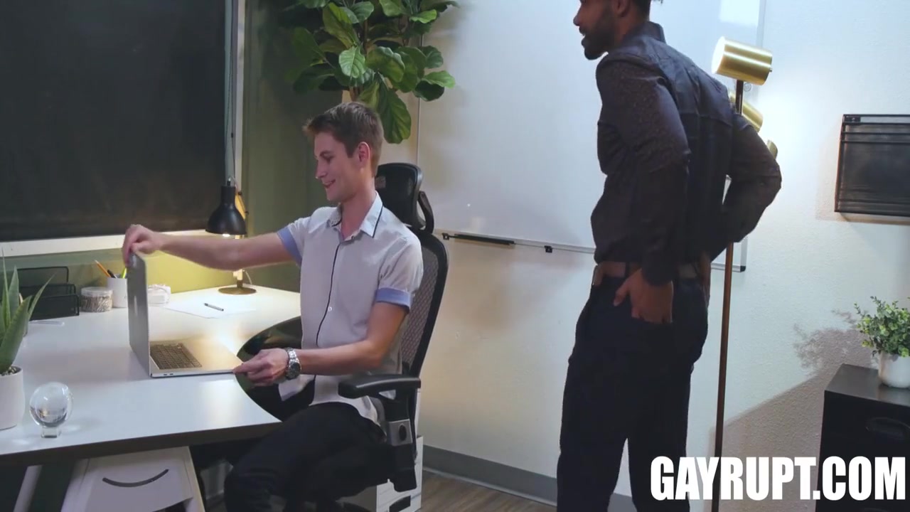 Trevor Harris And Tony Genius In Office Chemistry: Trevor Sucks Tonys Big Cock Hard 7 Min