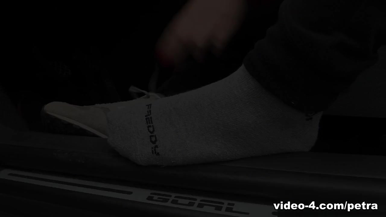 PetraFeet Video: Revving Spugna