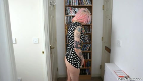 Minni - Take It Off - BoppingBabes