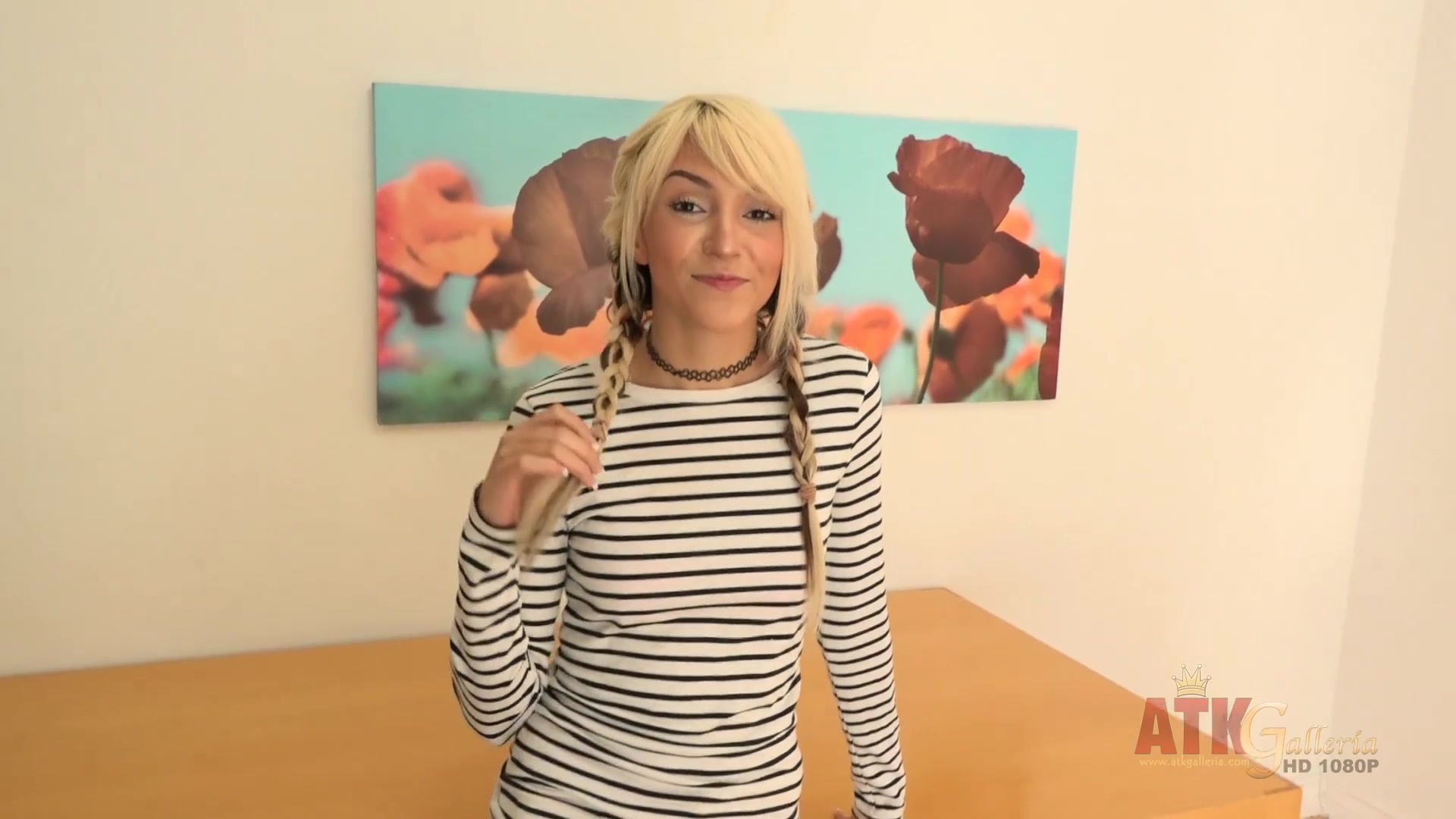 Interesting blonde teen girl