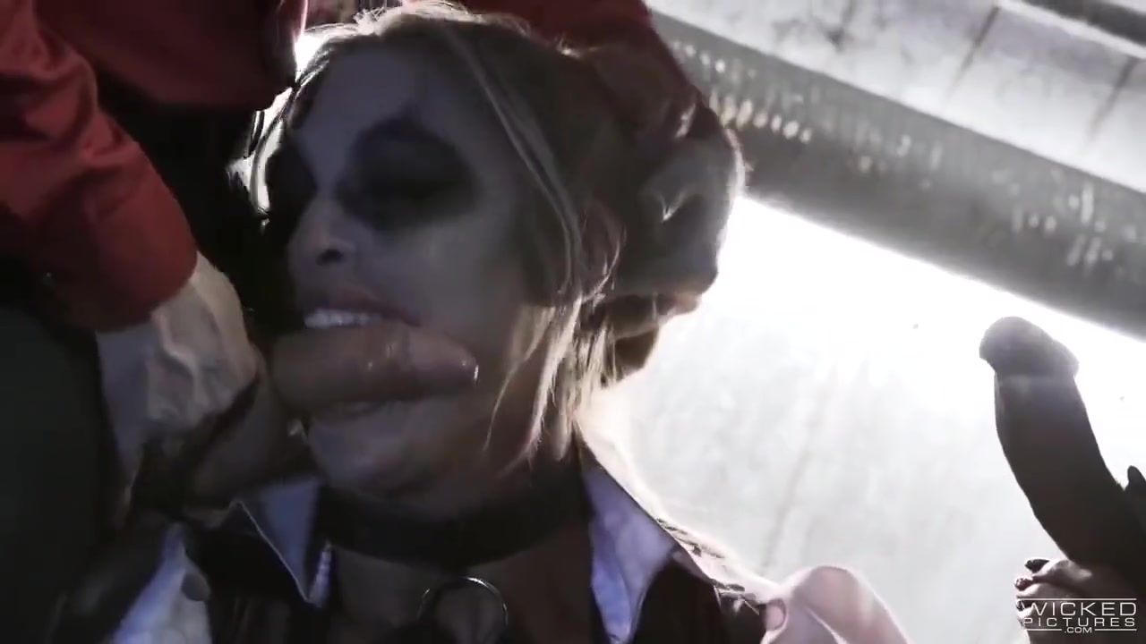 Parody Dc Xxx - Anal Threesome In Gothams Tunnel
