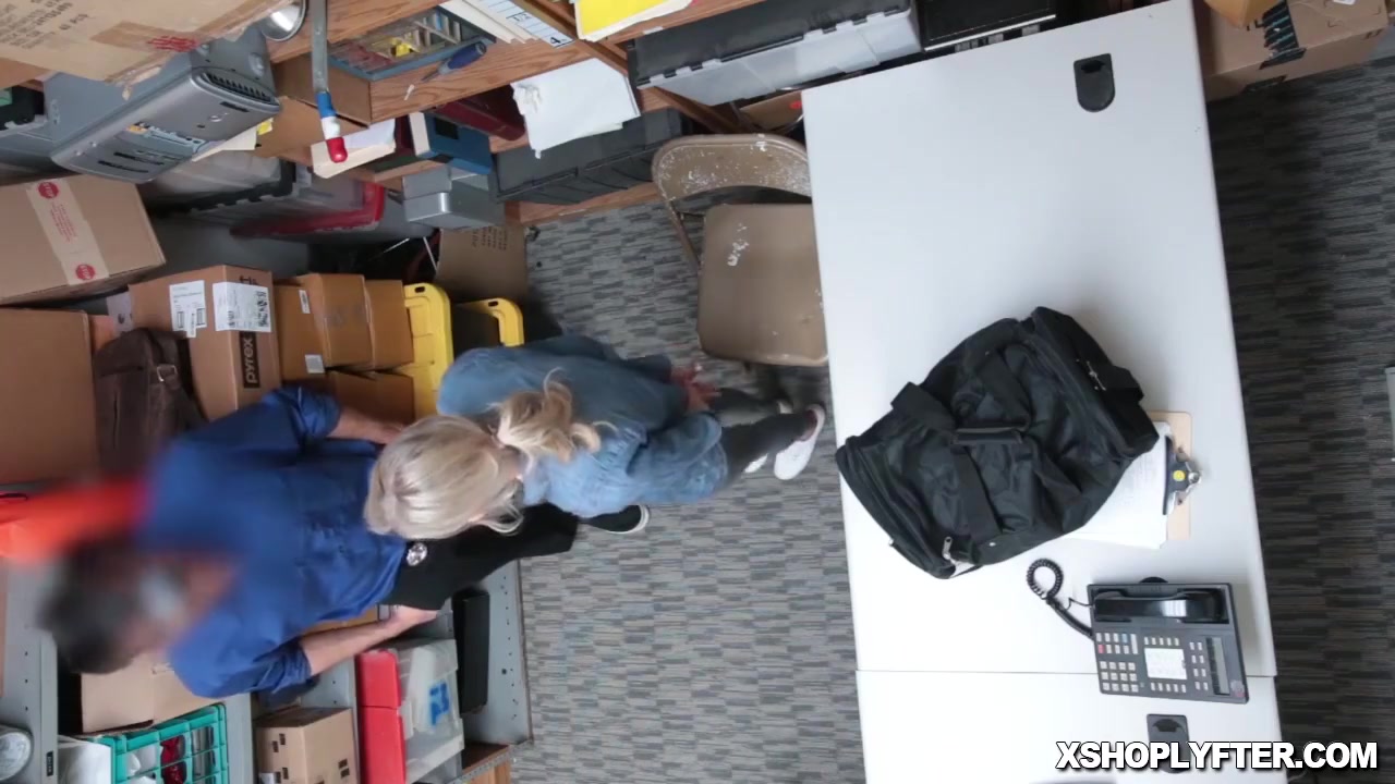 Emma Hix - Officer Let Pussy On The Top Of Hi