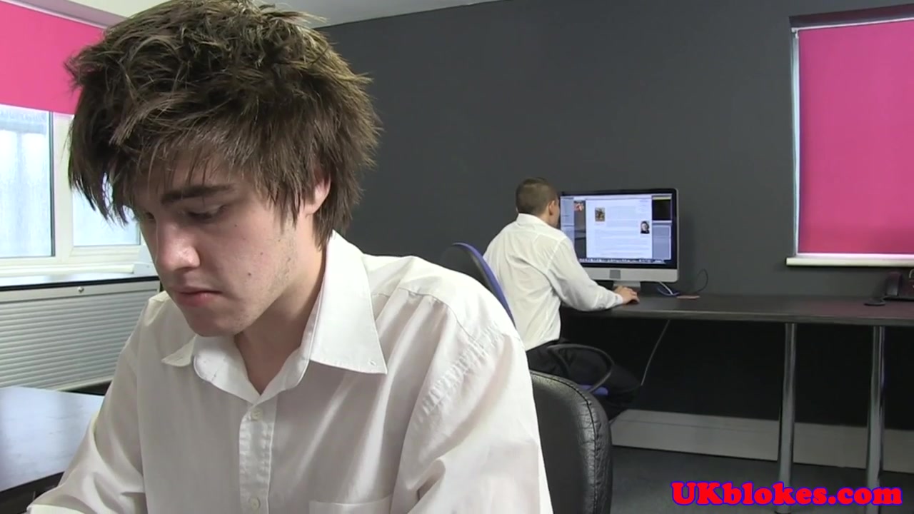 Office stud banging hunk up his tight bum