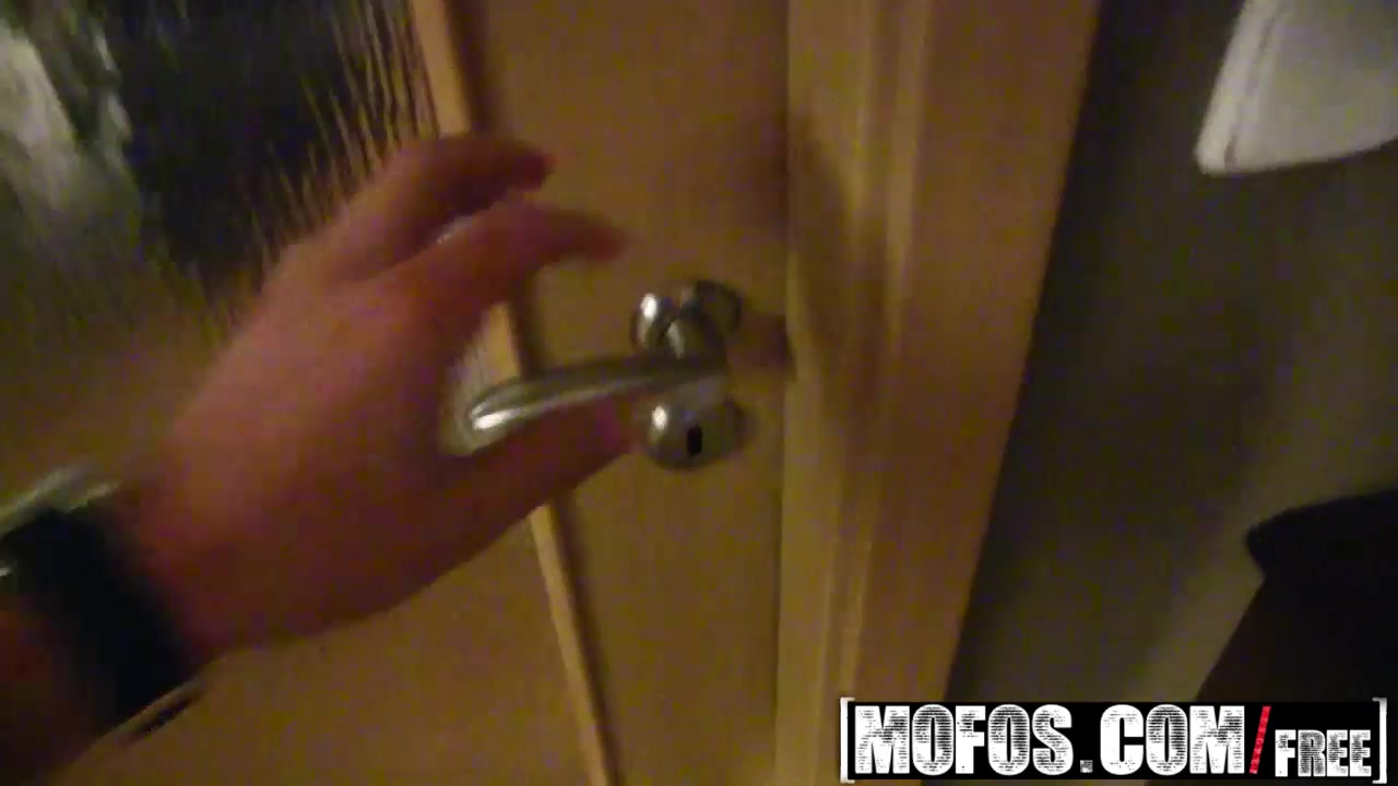 Mofos - Pervs On Patrol - Vanessa Decker - Busty Hottie Rides Reverse Cowgirl