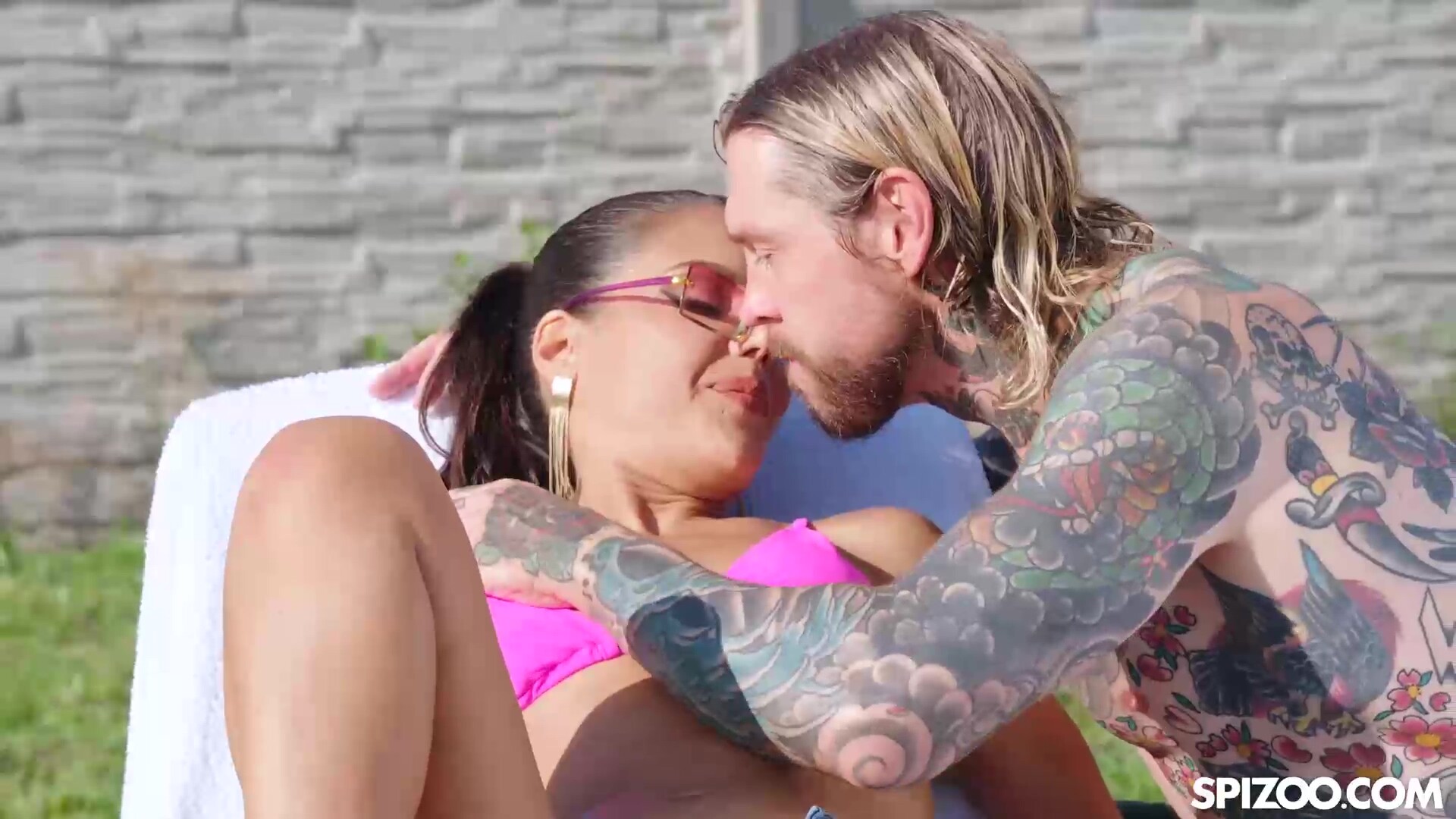 Apolonia Lapiedra Sexy Body Makes Her Crush Fall In Love