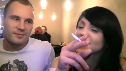 Met with a brunette hair in a cafe and receive screwed in the latrine