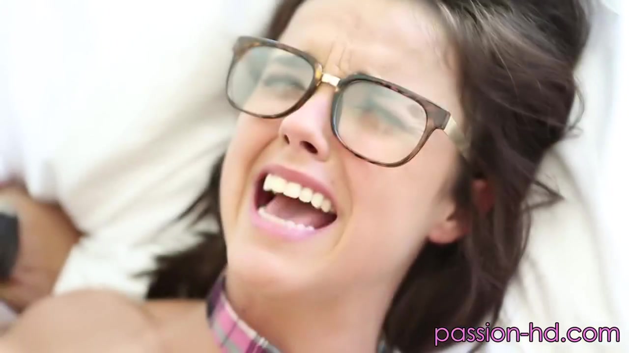 Super cute gets fucked and creamed