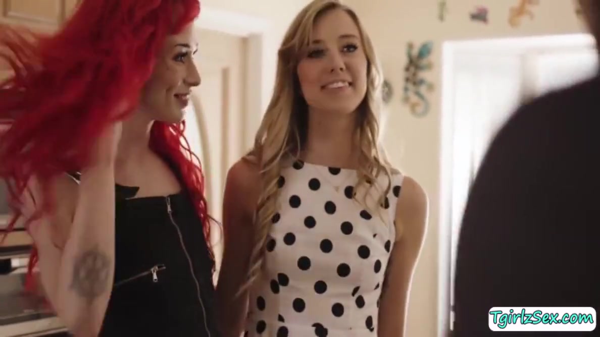 Jenna Gargles - Gorgeous Shemale And Her Friend Fucked By The House Dealer