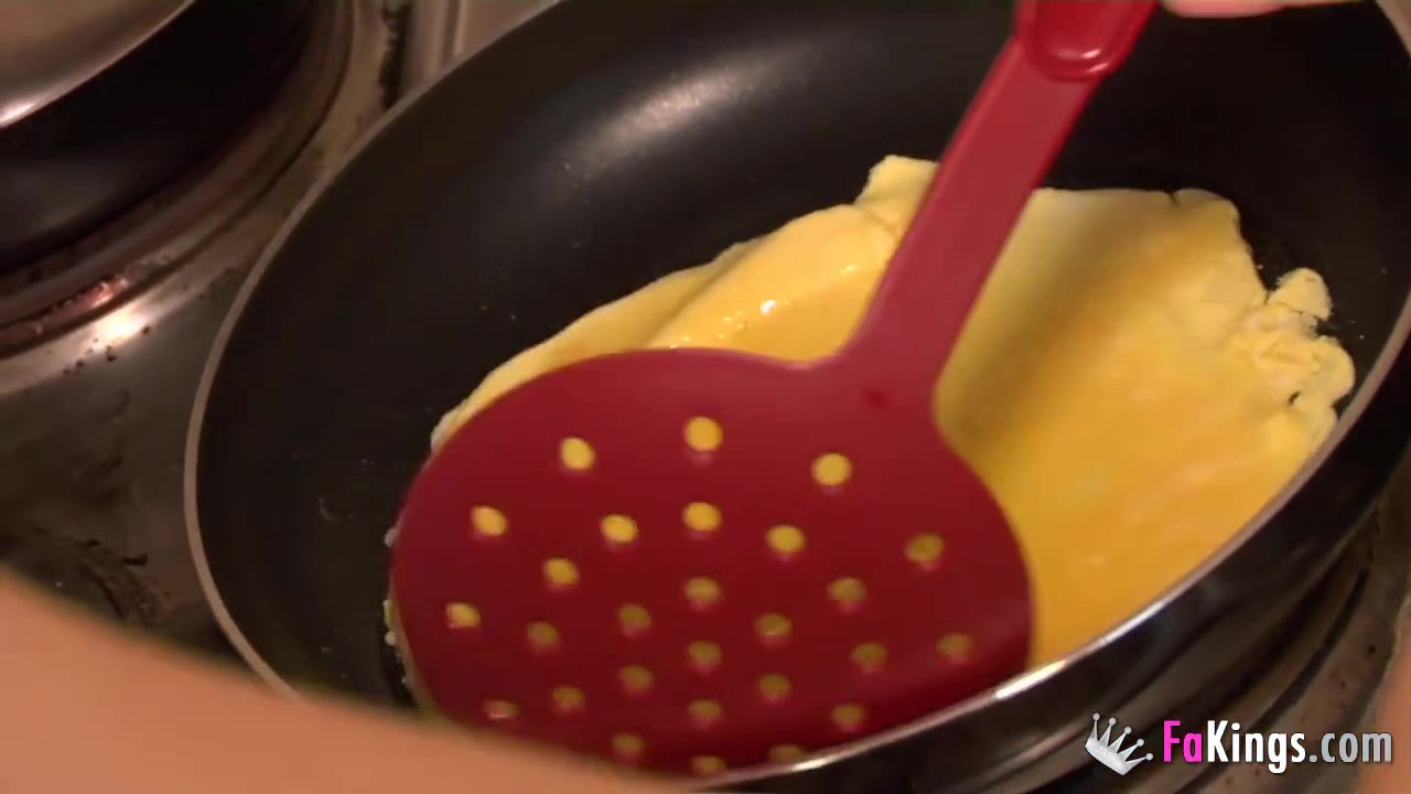 Ainara loves eating cum omelettes for breakfast