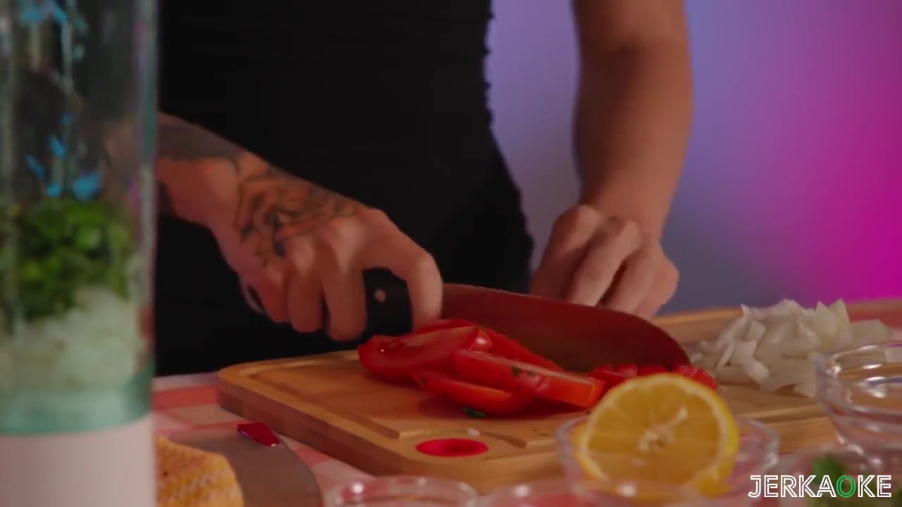 Stevie Moon In Honey, Lets Make Some Juicy Salsa