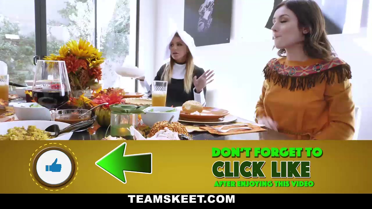 Brooklyn Chase & Rosalyn_Sphinx in Thanksgiving Snatch Stuffing - FamilyStrokes