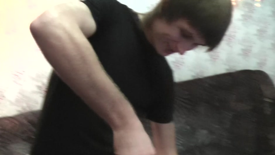 Logan in homemade porn showing a bitch humping her lover