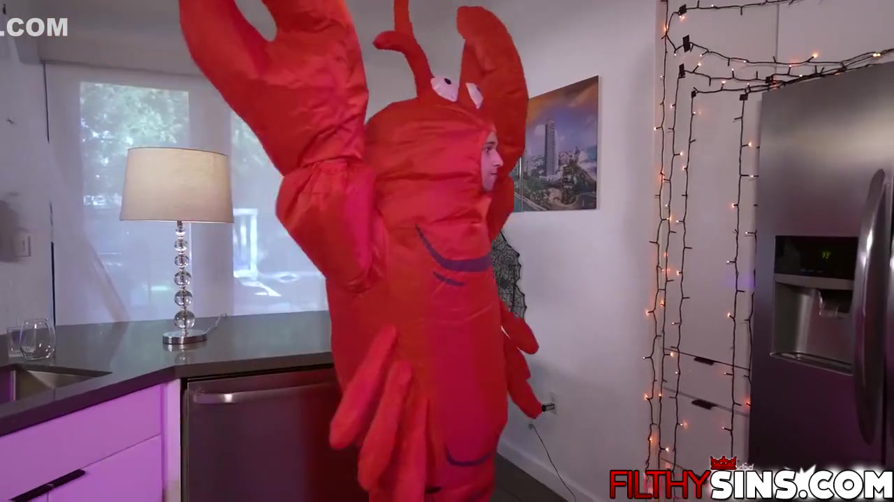 Johnny Shot In Skyla Surprised Naomi With Cock