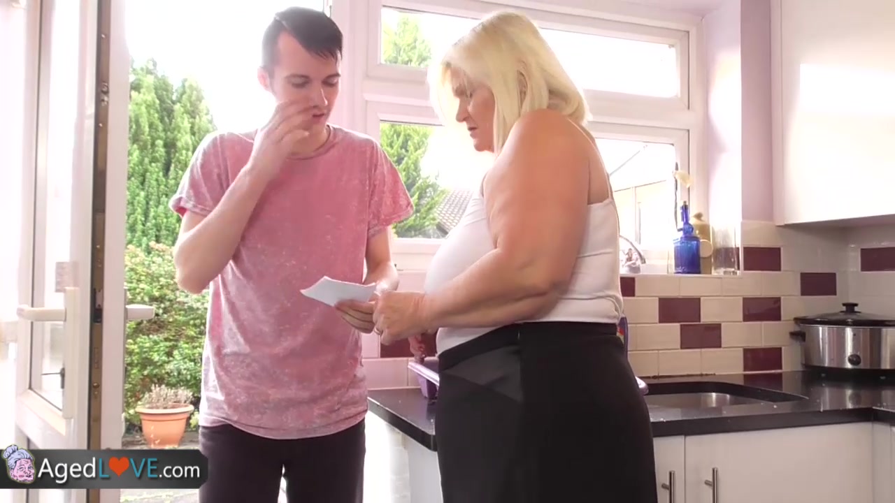 AGEDLOVE - Visit to Laceys house turns into naughty fun