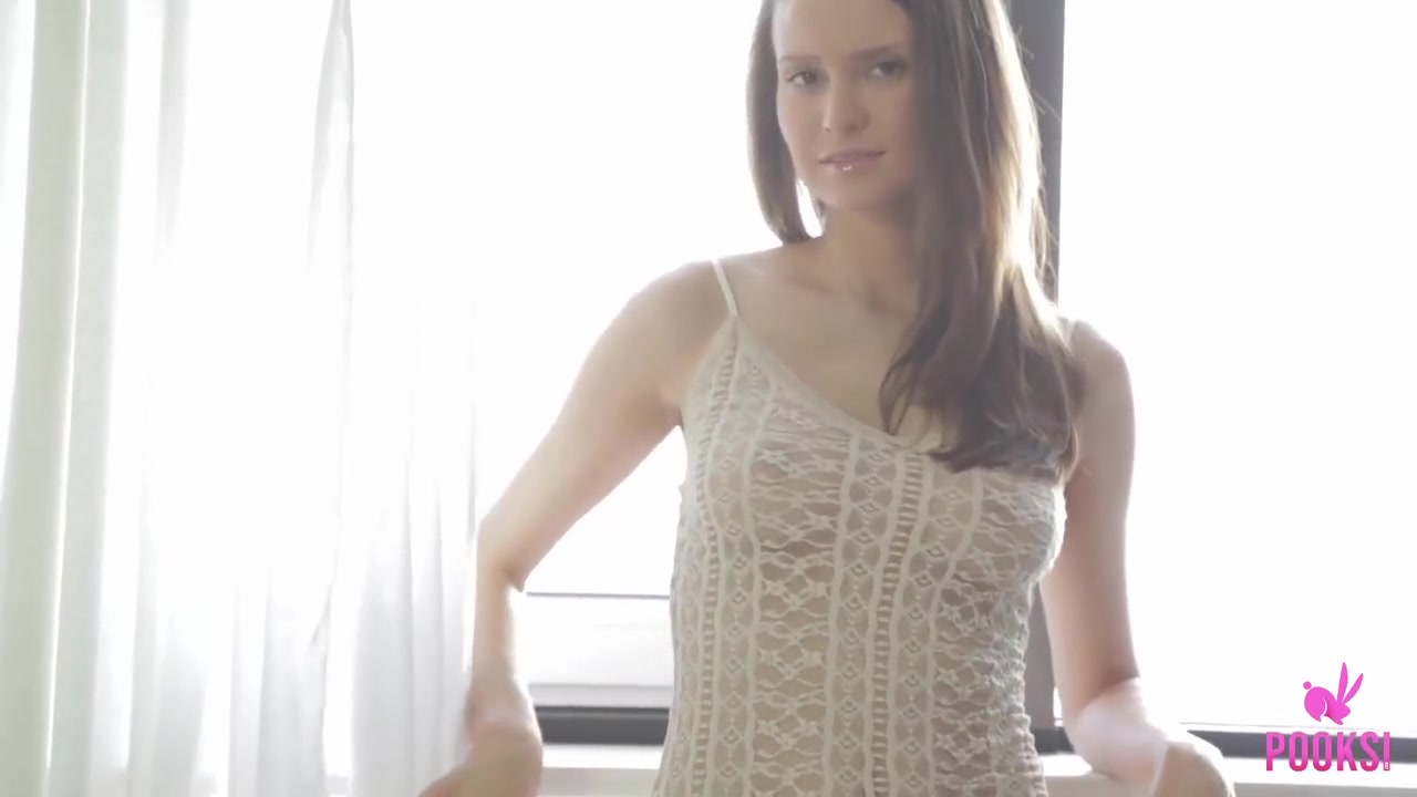 Chesty teen 18+ Janna Plays With Her Juicy Pussy In The Morning!