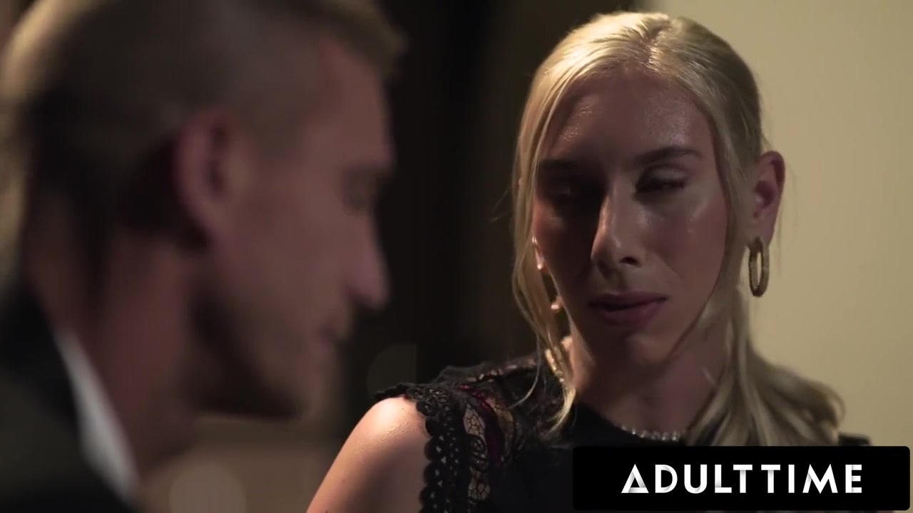 Ryan Mclane In Tempting Blonde Cant Resist Her Boss Big Dick