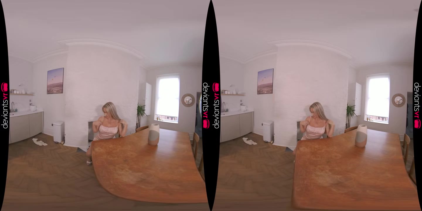 Feeling Sneaky - DeviantsVR