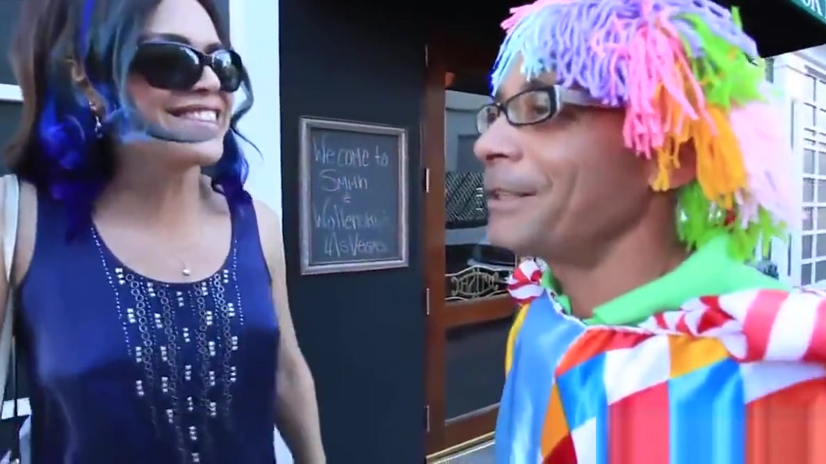 Purplehaired tranny riding on clowns dong
