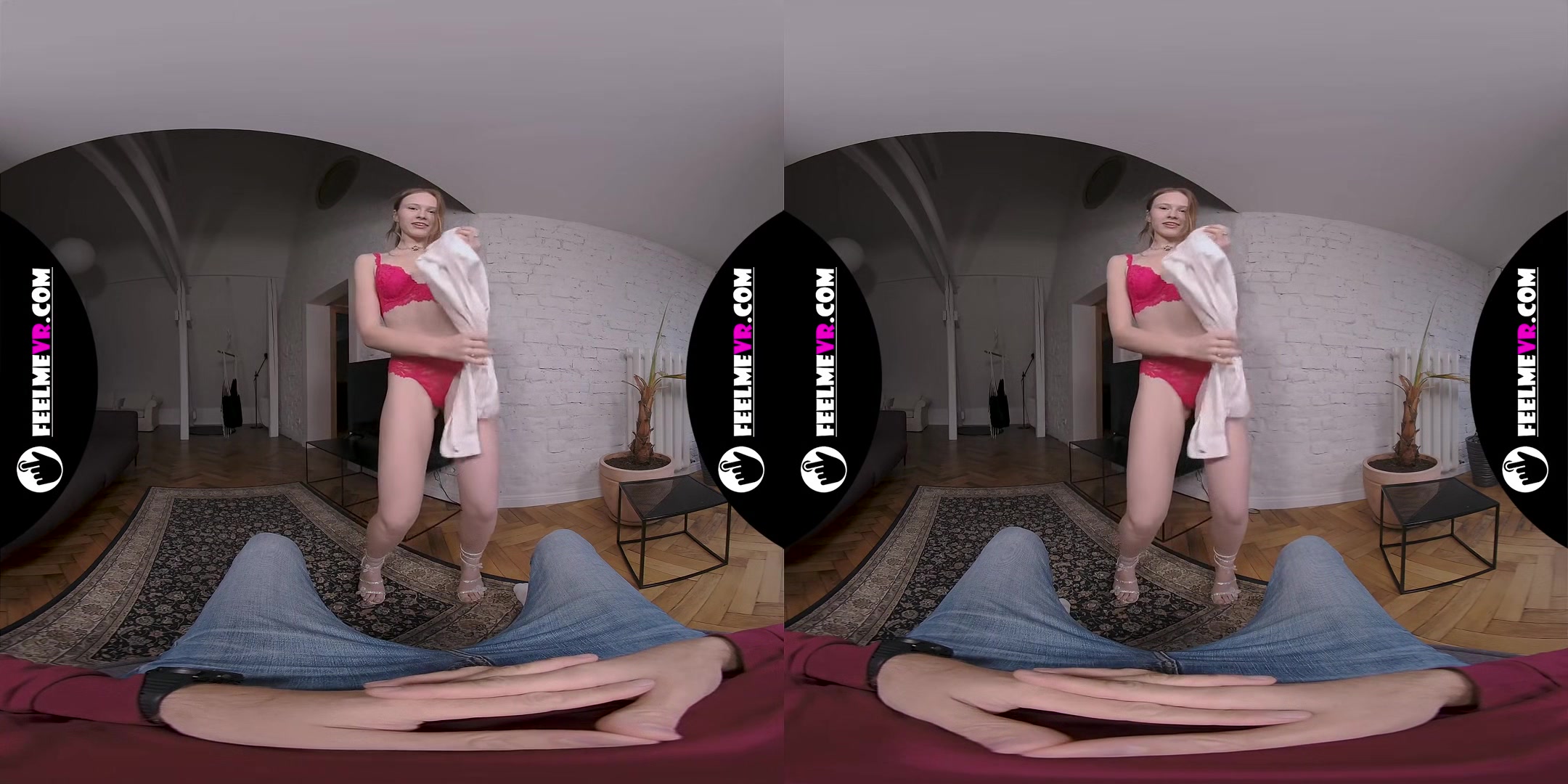 Virtual Reality Striptease With Zuzanna