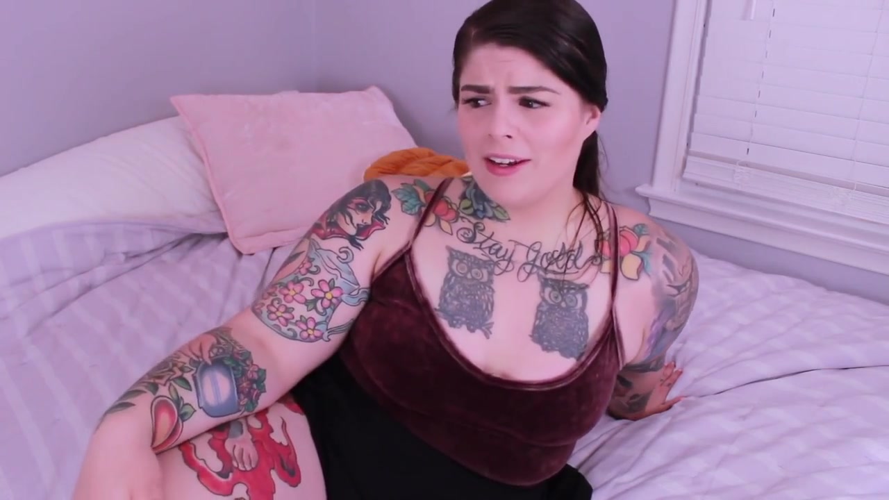 Best Friends Step mom Farts For You