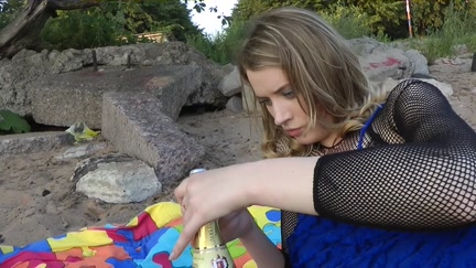 Sex on the beach with thick facial