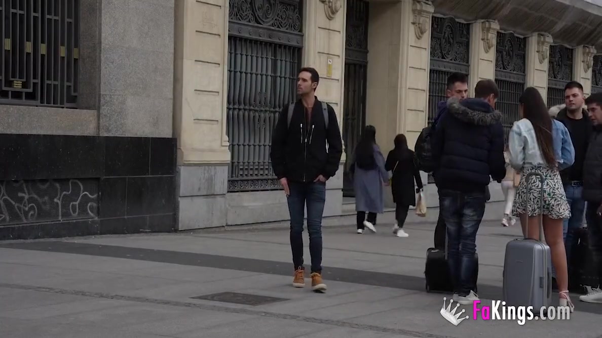 Daring Nuria Millan To Pick Up Dudes In Public: This Hot Babe Accepts The Challenge!