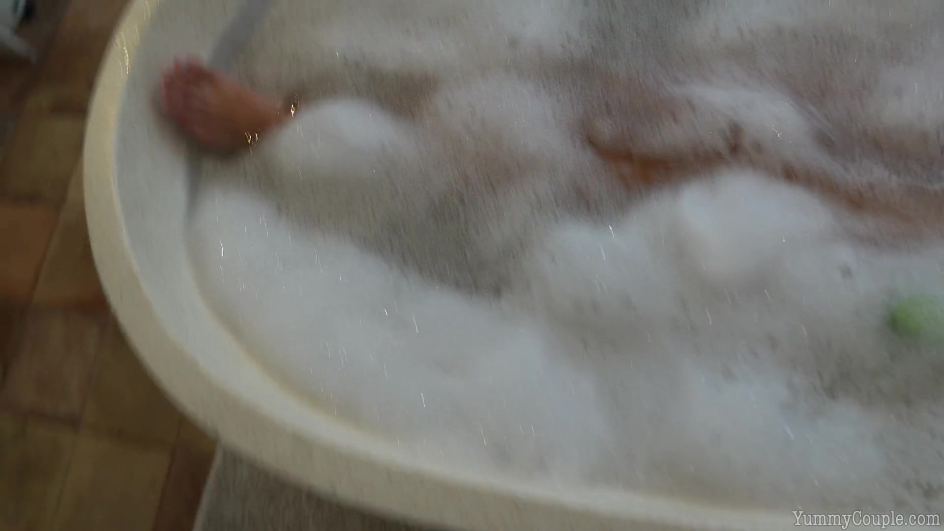 Cum Shower In The Bath - Sex Movies Featuring Yummycouple