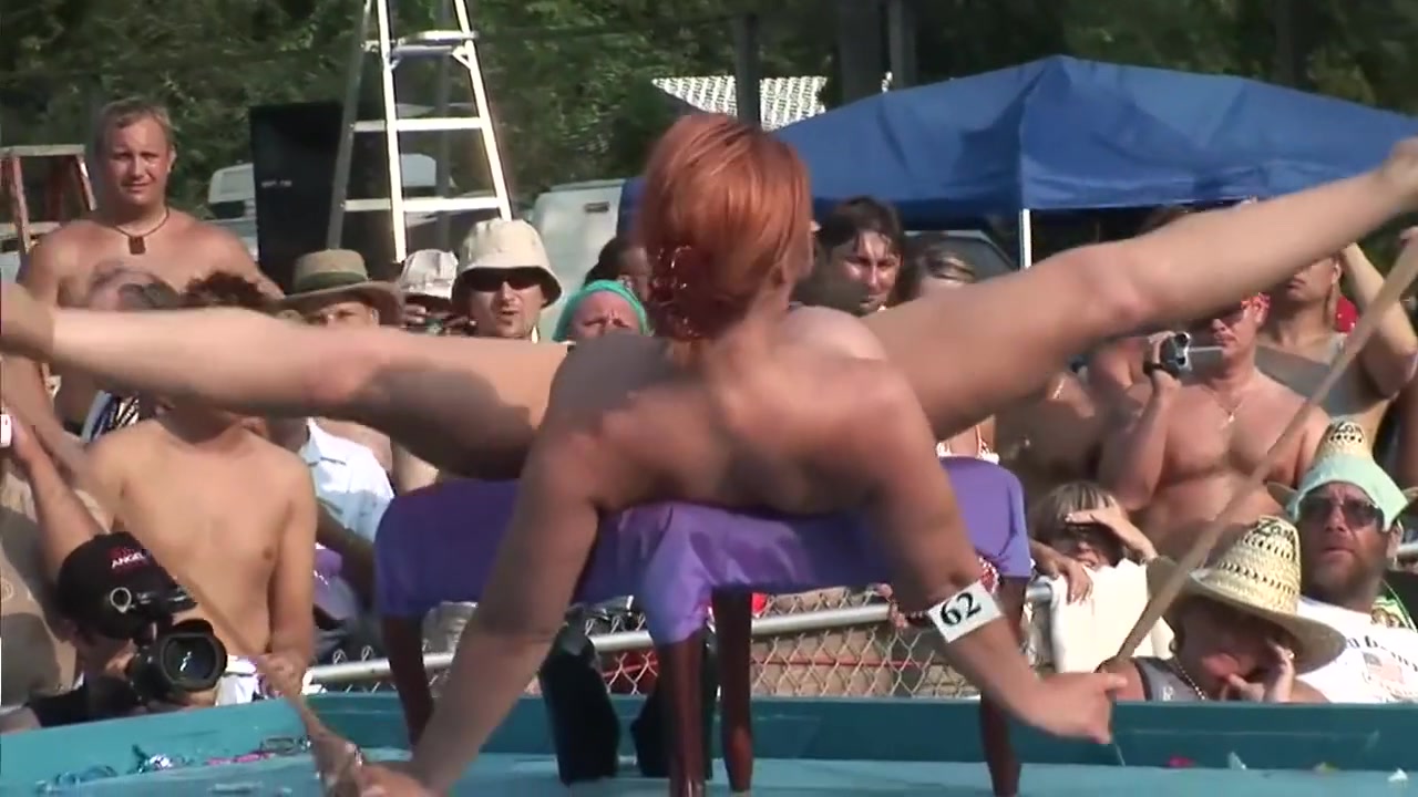 Curvy Ginger With Big Titties Stripping - DreamGirls