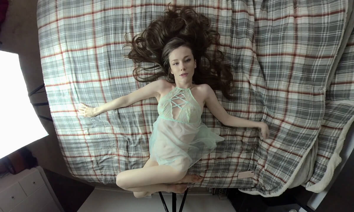 Overhead - Gorgeous Amateur Solo 3D Porn - SexLikeReal