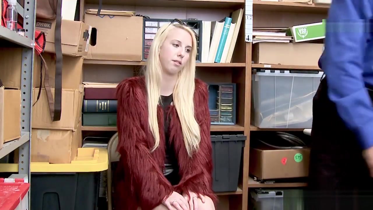 Bratty shoplyfter Darcie Belle cock fed by the LP Officer