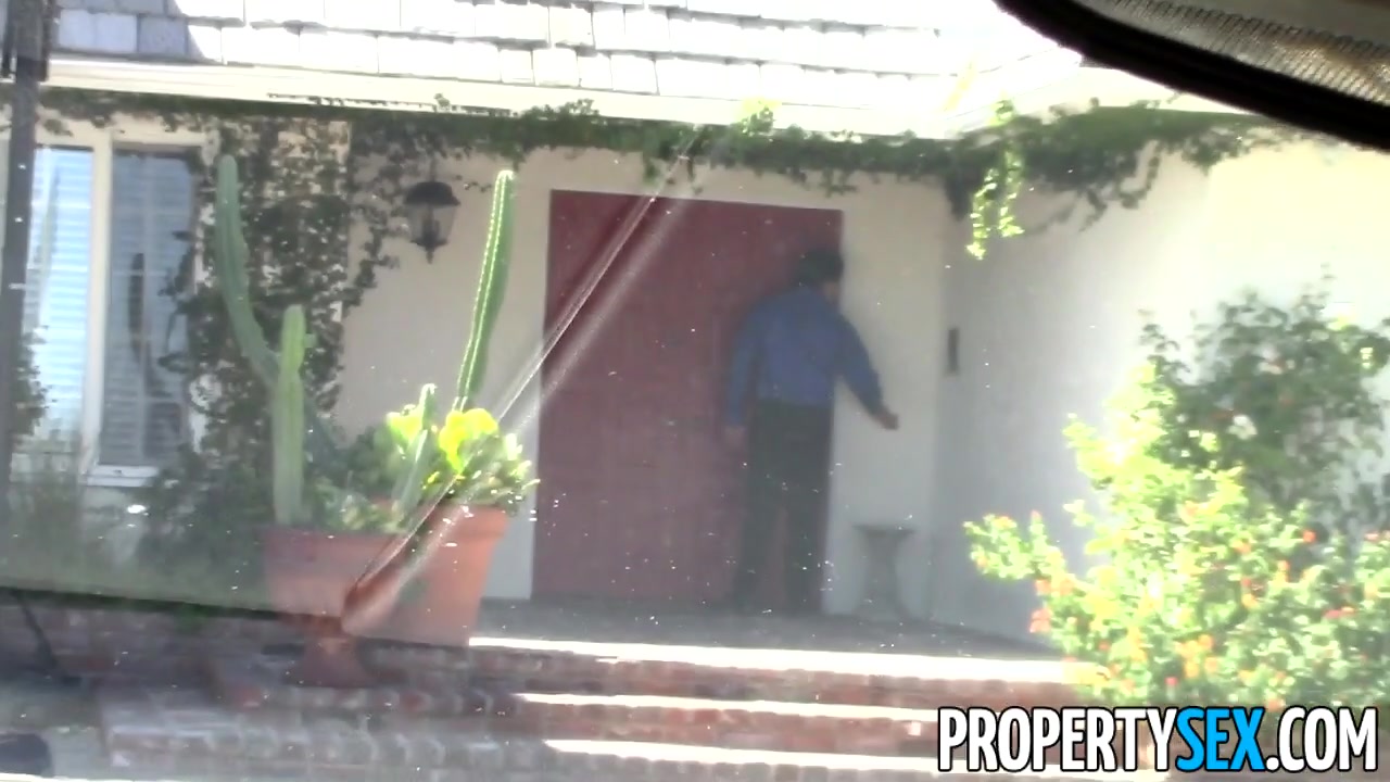 PropertySex Fucking Hot Divorced Wife With House for Sale Horny for Dick