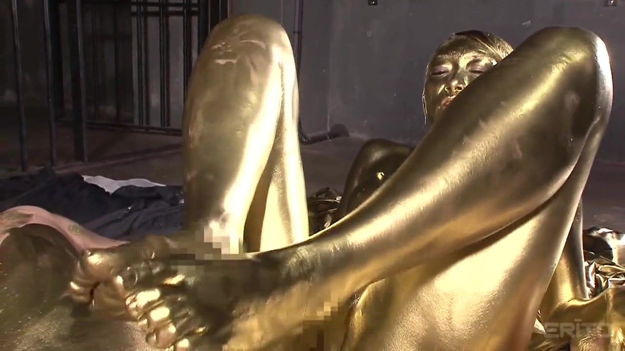 Sexy Gold Fetish - CosplayInJapan