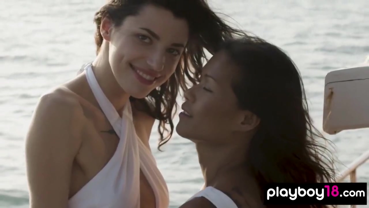 Maki Katana And Oksana Oksi - Nuda Asian Stepmom And Gf Watching Sunset