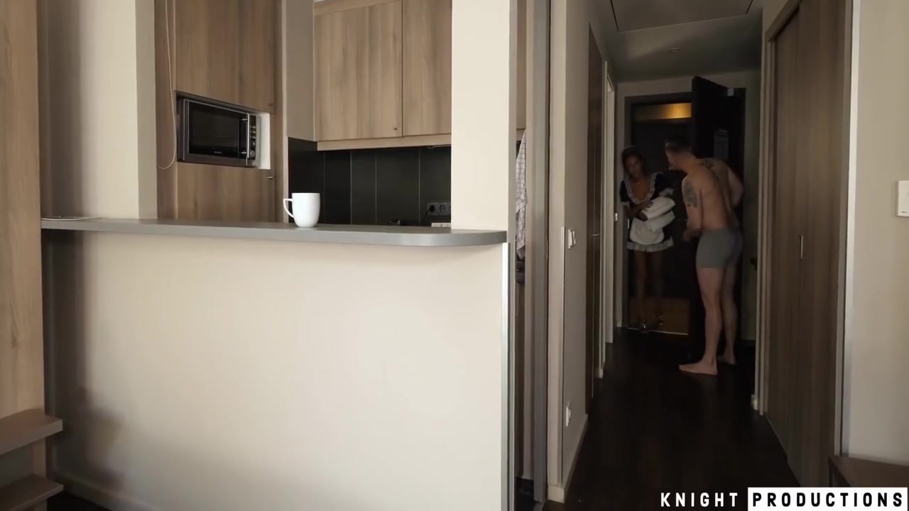 Maid Cleans Room And Gets Assfucked - Brad Knight And Olivia Del Rio