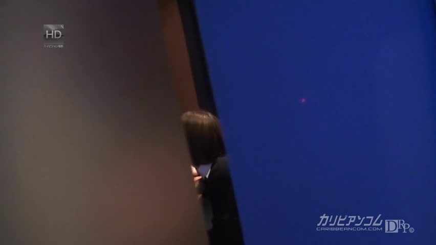 Hitomi Young Cute Girl in Internet Cafe - Caribbeancom