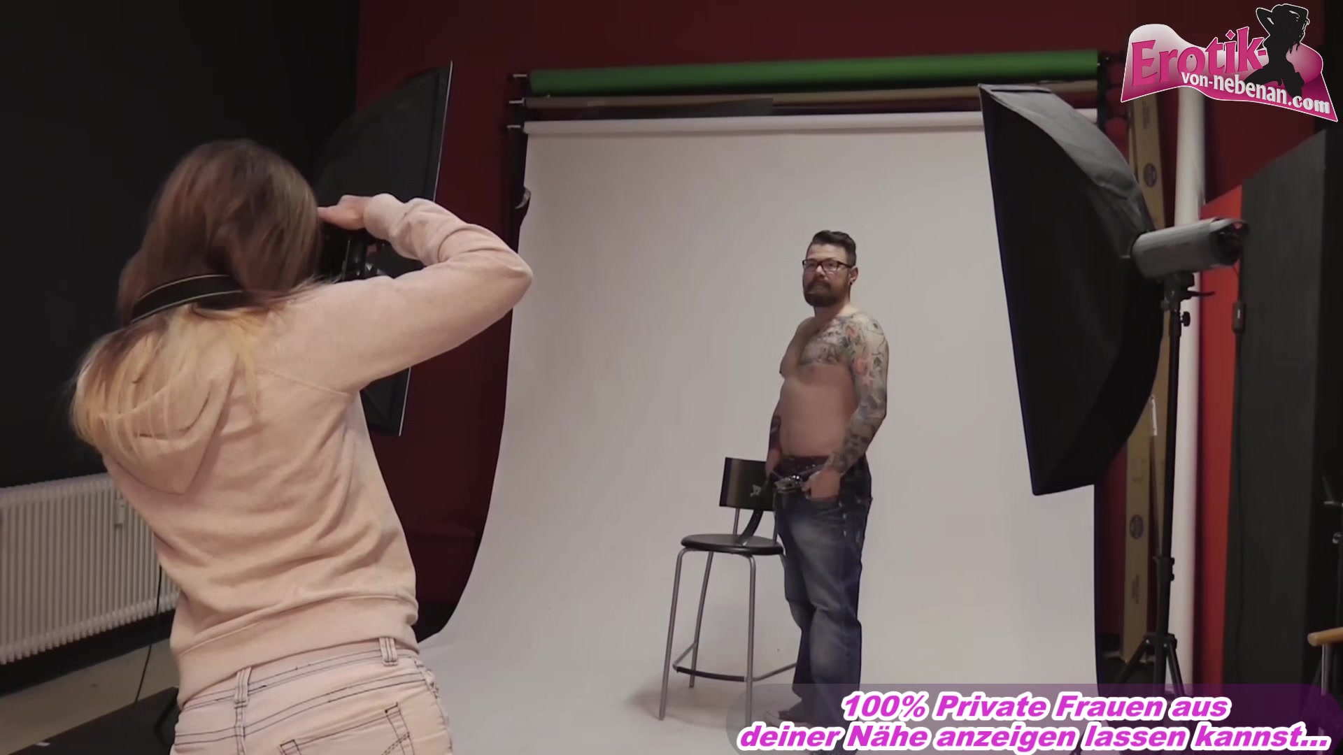 german female fotograf seduced male model