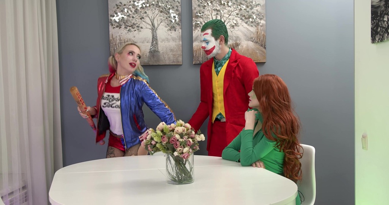Joker dirty anal fucked Harley Queen and Poison Ivy FLX025 - AnalVids