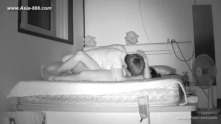 Hackers use the camera to remote monitoring of a lover's home life.***