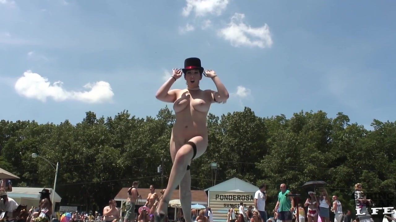 Nudes a Poppin Show Video