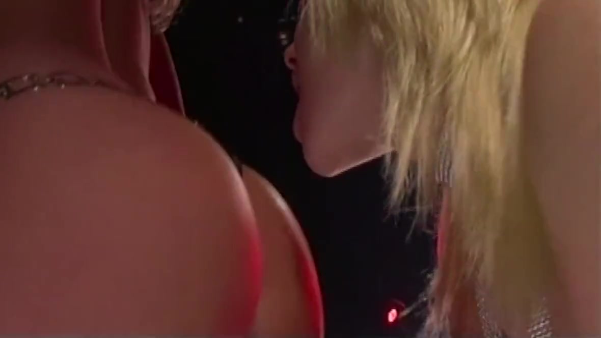 Ellen Saint, Anastasia Mayo And Claudia Claire In Lesbian Show