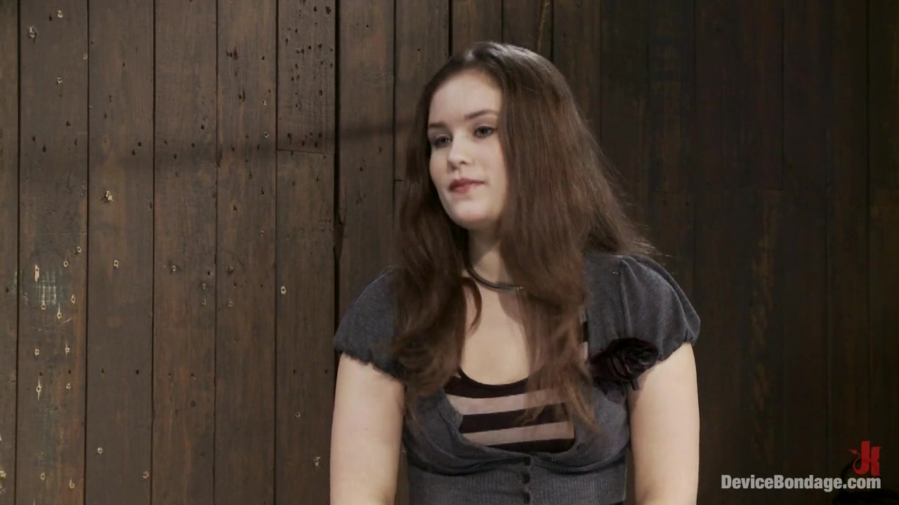 Charlotte Vale in Charlotte ValeAs honest and real as a girl gets - DeviceBondage