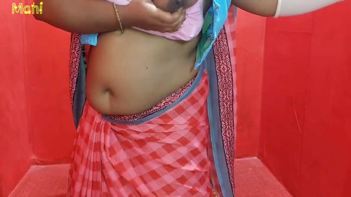 Homemade Tamil Mahi Aunty Showing Boobs And Pussy In Sareee Also Fingering And Moaning