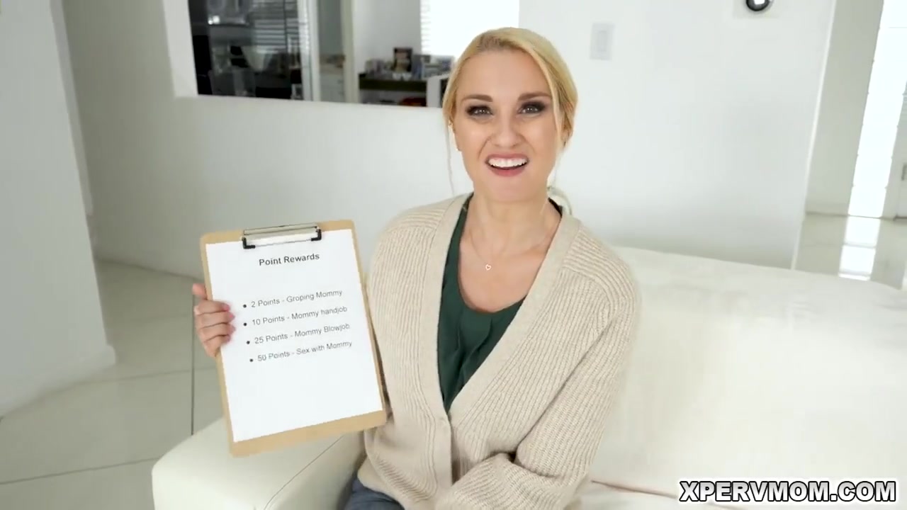 Redeeming Blowjob Points From Milf With Alex C And Julia Robbie