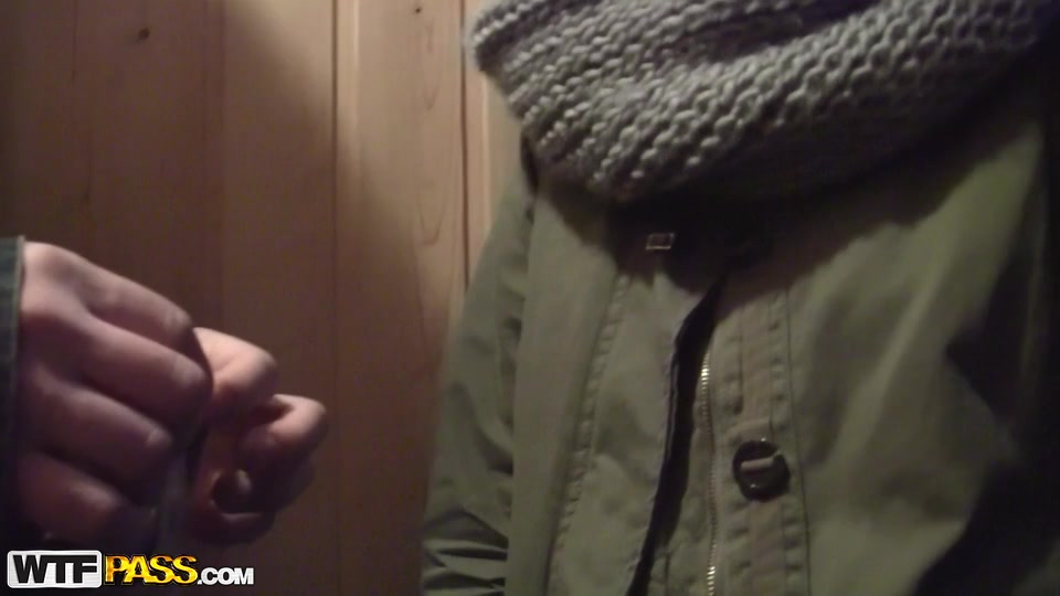Smutty pick up sex instead of snowboarding
