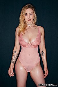 Watch Elisa Calvi videos
